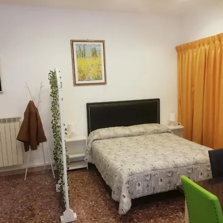 Urbino 33 Apartment *